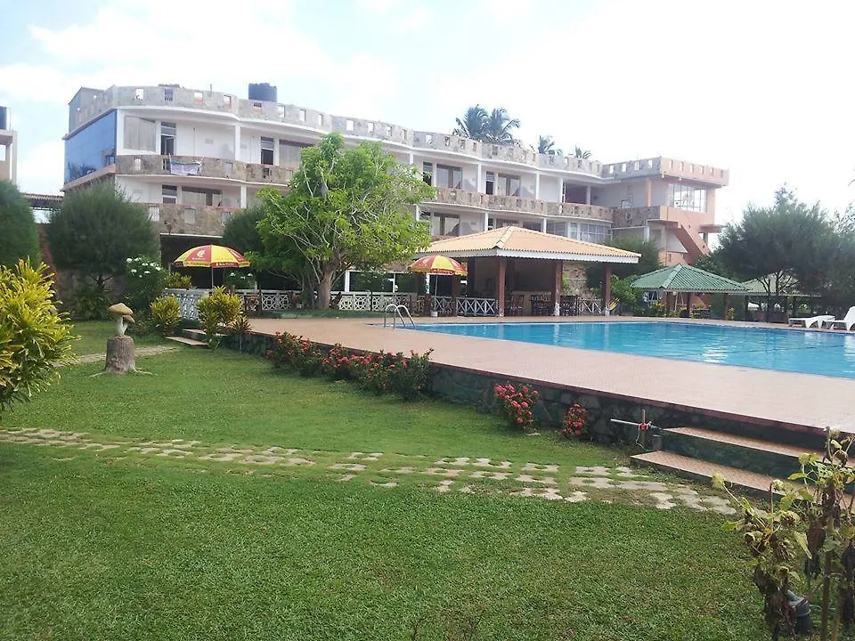 Chilaw City Hotel의 연락처