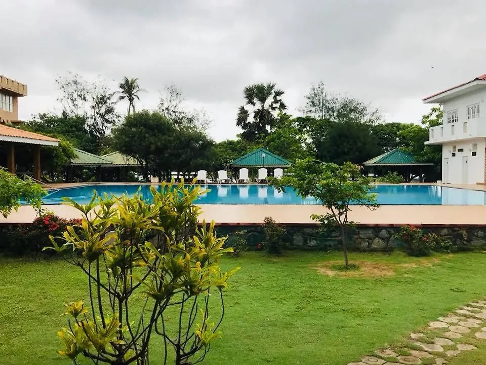 Chilaw City Hotel 니곰보